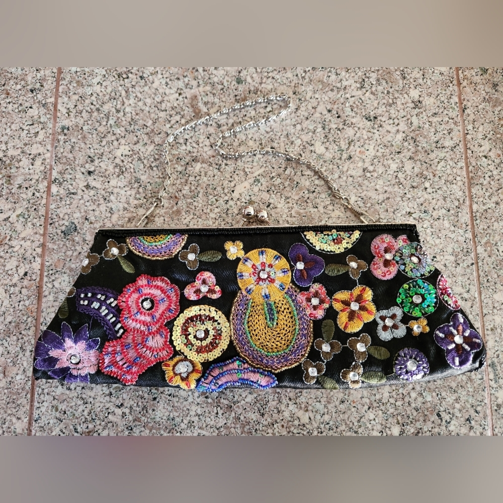 Satin 👛 Embroidered Floral Sequin Evening Clutch Bag Black EUC $26
